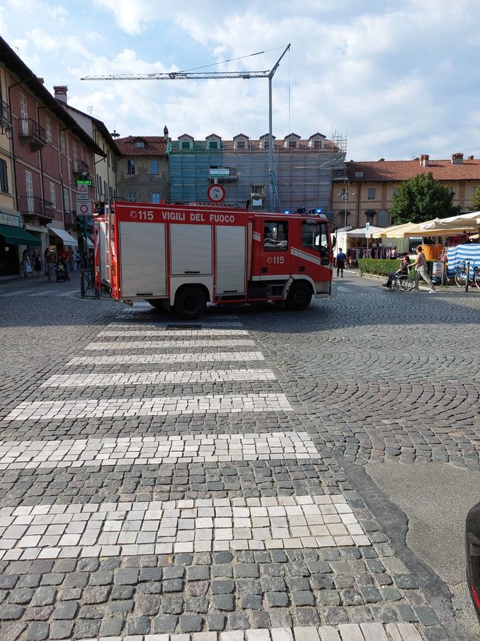 Bagnolo Piemonte: incendio ad alcune rotoballe: nessun ferito