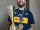 Emanuele Aime, scoutman della Nazionale Femminile di Pallavolo, immortalato con la coppa e la medaglia d'oro di Campioni del mondo U21F Emanuele Aime, scoutman della Nazionale Femminile di Pallavolo, immortalato con la coppa e la medaglia d'oro di Campioni del mondo U21F