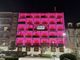 Il Palazzo dell’Associazione Commercianti Albesi ad Alba si tinge di rosa per ringraziare le donne