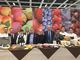 Berlino: dallo spazio espositivo del Piemonte allievi e insegnanti dell'Istituto Alberghiero di Mondovì-Barge con, da sinistra: Sergio Lasagna (Consorzio Nocciola Piemonte); Simone Bernardi (Lagnasco Group); Domenico Paschetta (Ortofruit Italia e Confcooperative Piemonte ); il consigliere regionale Maurizio Marello; Domenico Sacchetto (Aop Piemonte e Asprofrut) Berlino: dallo spazio espositivo del Piemonte allievi e insegnanti dell'Istituto Alberghiero di Mondovì-Barge con, da sinistra: Sergio Lasagna (Consorzio Nocciola Piemonte); Simone Bernardi (Lagnasco Group); Domenico Paschetta (Ortofruit Italia e Confcooperative Piemonte ); il consigliere regionale Maurizio Marello; Domenico Sacchetto (Aop Piemonte e Asprofrut)