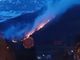 L'incendio in una foto scattata ieri L'incendio in una foto scattata ieri