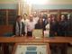 Foto la festeggiata con i consiglieri comunali e con i dipendenti Foto la festeggiata con i consiglieri comunali e con i dipendenti