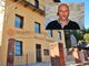Sullo sfondo il Muncipio di Oncino. In alto a destra il sindaco Alfredo Fantone