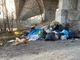 Rifiuti abbandonati sotto il ponte della tangenziale Rifiuti abbandonati sotto il ponte della tangenziale
