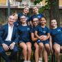 Il campione olimpico Jury Chechi con un gruppo di atlete della Cuneo Ginnastica