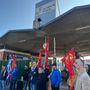 Un presidio di lavoratori all'ex Ilva, nei giorni scorsi Un presidio di lavoratori all'ex Ilva, nei giorni scorsi
