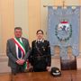 Il sindaco di Dogliani Claudio Raviola e il  maresciallo capo Maria Grazia Piperis