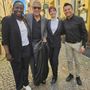 George Clooney con il personale dell'Hotel Lovera Palace