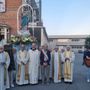 Il clero e il sindaco di Bra, che hanno onorato Maria Ausiliatrice insieme a tanti fedeli Il clero e il sindaco di Bra, che hanno onorato Maria Ausiliatrice insieme a tanti fedeli