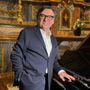 Roberto Cerrato presenterà il libro dal titolo “Il respiro della campagna. I colori e il paesaggio di Langhe Roero Monferrato” Roberto Cerrato presenterà il libro dal titolo “Il respiro della campagna. I colori e il paesaggio di Langhe Roero Monferrato”