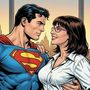 Buon compleanno Superman, la S che splende brillante nel cielo in difesa del bene