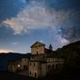 Castelmagno sotto le stelle (foto di Lorenzo Martini)