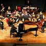 Il pianista Christian Pastorino con l'Orchestra Alba Filarmonica (Credit photo Mauro Ravera) Il pianista Christian Pastorino con l'Orchestra Alba Filarmonica (Credit photo Mauro Ravera)