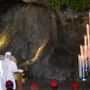 Schegge di luce: pensieri sui Vangeli festivi a cura di Silvia Gullino Schegge di luce: pensieri sui Vangeli festivi a cura di Silvia Gullino