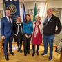 Da sinistra: Luigi Minasso (vicepresidente Rotary Alba), Renata Sacchi, Ilaria Negro, Piera Arata (presidente Rotary Alba), Carmelo Franceschini Da sinistra: Luigi Minasso (vicepresidente Rotary Alba), Renata Sacchi, Ilaria Negro, Piera Arata (presidente Rotary Alba), Carmelo Franceschini