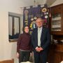 Da sinistra: la dottoressa Franca Rinaldi e il presidente del Lions Club Carrù-Dogliani Giulio Marini