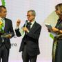 L'assessore Gabusi riceve il premio L'assessore Gabusi riceve il premio