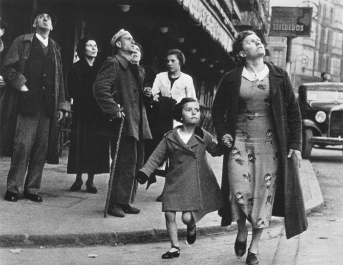 Sguardi sul Novecento: Marc Riboud e Robert Capa in mostra a Caraglio e Saluzzo