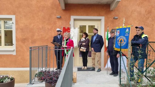 La sindaca di Santa Vittoria d’Alba Adriana Dellavalle all'inaugurazione del nuovo micronido comunale “La casetta rossa” La sindaca di Santa Vittoria d’Alba Adriana Dellavalle all'inaugurazione del nuovo micronido comunale “La casetta rossa”