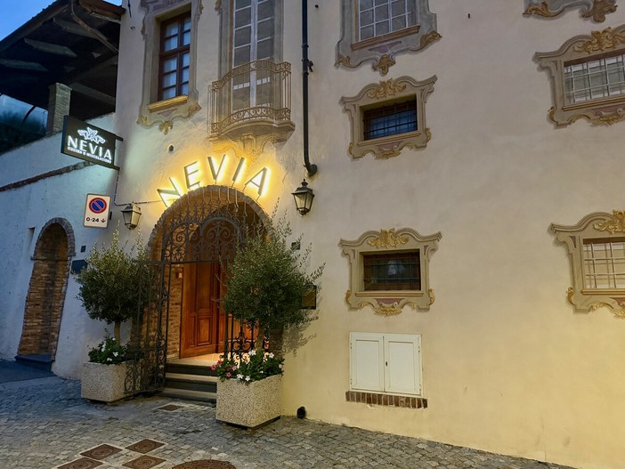 Nevia, una cucina di carattere in un palazzo del Seicento Nevia, una cucina di carattere in un palazzo del Seicento