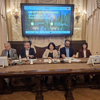 Alcuni momenti dell'incontro tenuto ieri presso la sede della Camera di Commercio di Cuneo