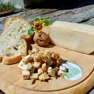 I Ciabrie: la passione di Laura per le capre che sfida l’inesorabile spopolamento di una valle alpina