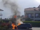 Auto in fiamme a Cherasco: intervengono i Vigili del Fuoco [VIDEO]
