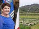 La nuova ministra Teresa Bellanova (foto scaricata dal profilo Facebook) e alcuni terreni coltivati con la Bisalta sullo sfondo