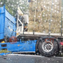 Scontro tra due mezzi pesanti prima dell'Olla a Gaiola: uno finisce fuori strada Scontro tra due mezzi pesanti prima dell'Olla a Gaiola: uno finisce fuori strada