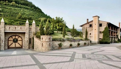 Bollicine d’autore a Torino: Villa Franciacorta si racconta al ristorante Mammà Isola di Capri delle OGR