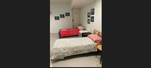 Gli interni del dormitorio della Caritas a Savigliano