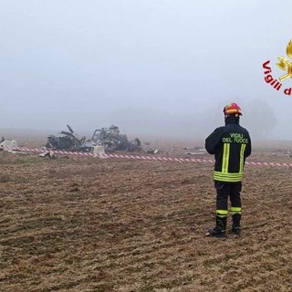 Elicottero partito da Costigliole d'Asti si schianta nel Mantovano: morto il pilota Elicottero partito da Costigliole d'Asti si schianta nel Mantovano: morto il pilota