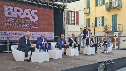 FARINÉL / Bra’s, quando una festa diventa comunità FARINÉL / Bra’s, quando una festa diventa comunità