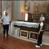 Neive, la pittrice astigiana An Teo dona tre opere sacre alla parrocchia dei Santi Pietro e Paolo Neive, la pittrice astigiana An Teo dona tre opere sacre alla parrocchia dei Santi Pietro e Paolo
