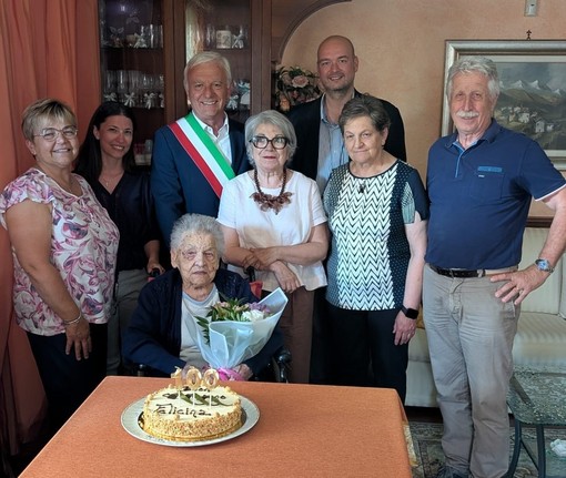 Cherasco festeggia i 100 anni di Secondina Anselmo, per tutti Felicina Cherasco festeggia i 100 anni di Secondina Anselmo, per tutti Felicina