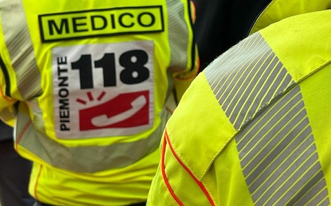 Ciclista cade sulla strada che collega Paesana a Pian Munè: grave al "Santa Croce"