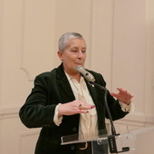 Piazza Europa, cedri vittoriosi: la sindaca apre al restyling… senza abbatterli Piazza Europa, cedri vittoriosi: la sindaca apre al restyling… senza abbatterli