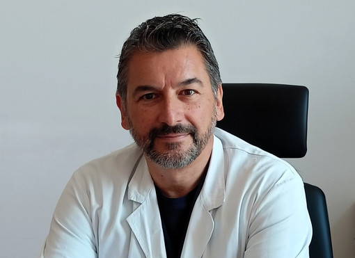 Il dottor Manuel Burdese, nuovo primario a Verduno dopo essere stato direttore della Struttura complessa di Nefrologia, dialisi e trapianto renale dell’Azienda Ospedaliera di Perugia Il dottor Manuel Burdese, nuovo primario a Verduno dopo essere stato direttore della Struttura complessa di Nefrologia, dialisi e trapianto renale dell’Azienda Ospedaliera di Perugia