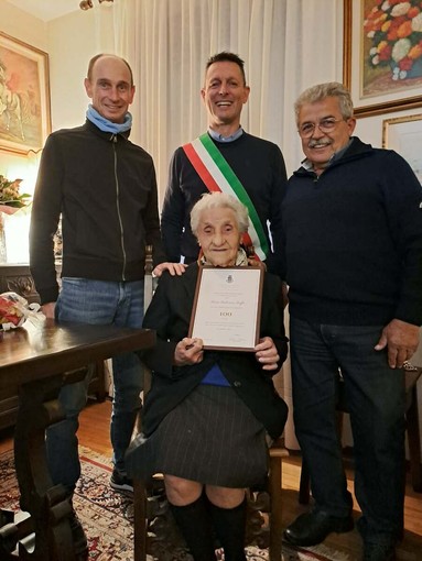 L'omaggio dell'Amministrazione comunale per il lusinghiero traguardo