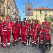 Un gruppo di volontari della Cri di Monesiglio, nel maggio scorso a Cuneo (Fb) Un gruppo di volontari della Cri di Monesiglio, nel maggio scorso a Cuneo (Fb)