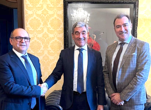 Da sinistra il presidente di Confapi Cuneo Massimo Marengo, il prefetto Mariano Savastano e il vicepresidente del sodalizio Magno Garro Da sinistra il presidente di Confapi Cuneo Massimo Marengo, il prefetto Mariano Savastano e il vicepresidente del sodalizio Magno Garro