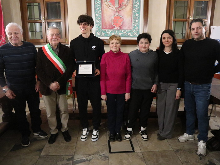 Alcuni momenti della cerimonia tenuta in municipio a Caramagna Alcuni momenti della cerimonia tenuta in municipio a Caramagna