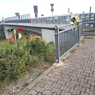 Cuneo, 50enne tenta di lanciarsi dal viadotto Sarti: lo salva un poliziotto fuori servizio Cuneo, 50enne tenta di lanciarsi dal viadotto Sarti: lo salva un poliziotto fuori servizio