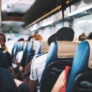 Bra: già attivo il servizio di trasporto gratuito in bus per gli Under 18 e i gli Over 70