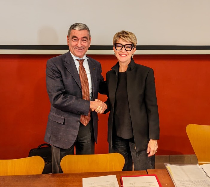 Il prefetto Savastano con Giuliana Cirio,  presidente della Fondazione Industriali e direttore generale di Confindustria Cuneo