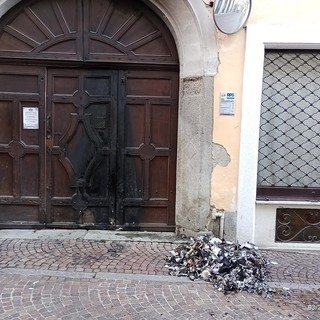 Indagini in corso per risalire al responsabile del grave fatto