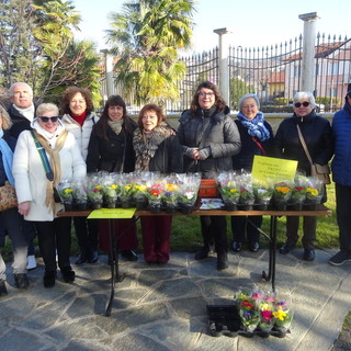In foto i volontari del Cav al Santuario della Madonna dei Fiori di Bra
