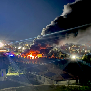 Alcune immagini dell'incendio sviluppatosi nella zona prossima al Parco Tanaro Alcune immagini dell'incendio sviluppatosi nella zona prossima al Parco Tanaro