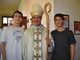 In foto il cardinale Roberto Repole con giovani braidesi In foto il cardinale Roberto Repole con giovani braidesi