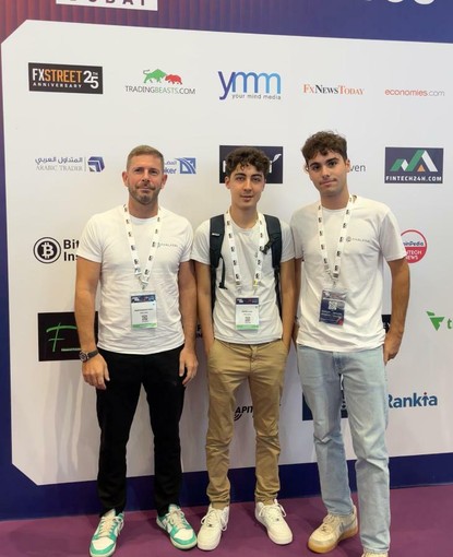 A guidare la startup è il cuneese Giacomo Simon, Ceo, laureando in Informatica all’università di Milano con specializzazione in AI e Cybersicurezza. Con lui Pierfrancesco Biso, imprenditore internazionale con expertise in software, AI e innovazione healthcare, e Pietro Lano, imprenditore italiano con forte visione strategica e capacità di tradurre mercati tradizionali in soluzioni tech avanzate